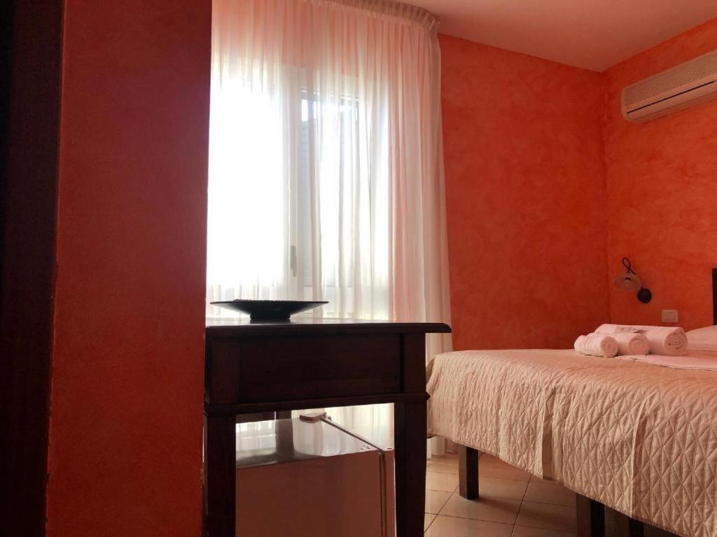 L'Attico Piazza Sant'Oronzo Bed & Breakfast เลชเช ภายนอก รูปภาพ